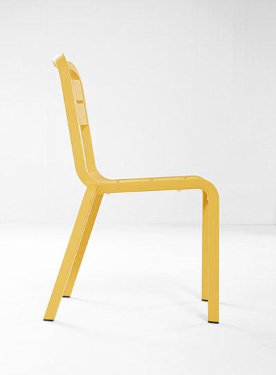 Chaise CANNES Grosfillex Jaune Indien ergonomie