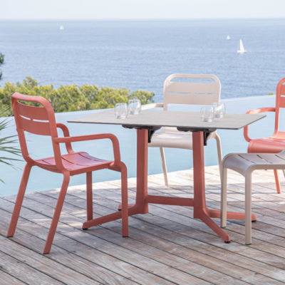 Table & sièges CANNES Grosfillex terrasse